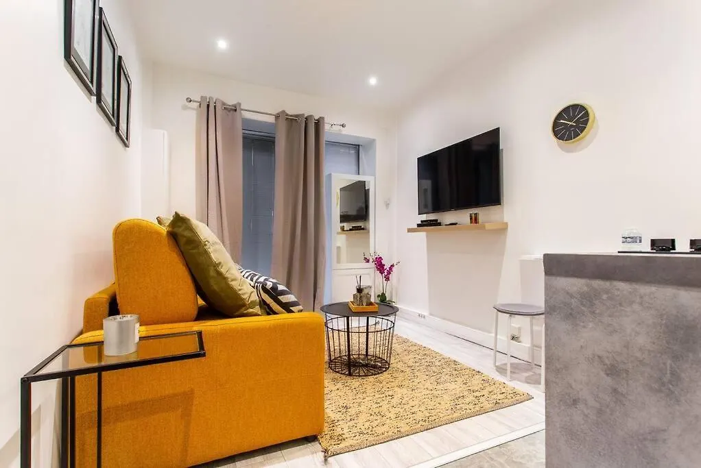 Condamine/batignolles : Cosy Studio Appartement