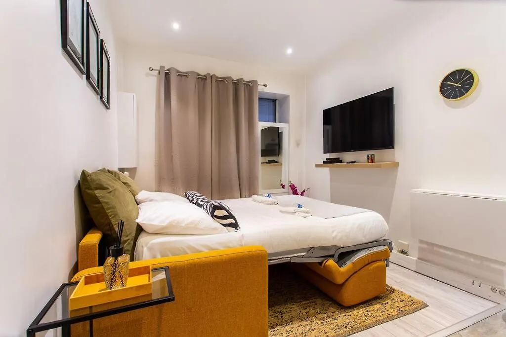 Condamine/batignolles : Cosy Studio